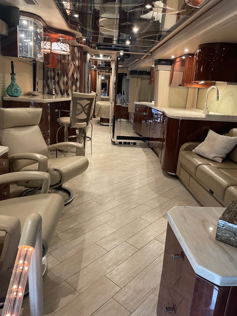 2007 Prevost Featherlite  H3-45 For Sale