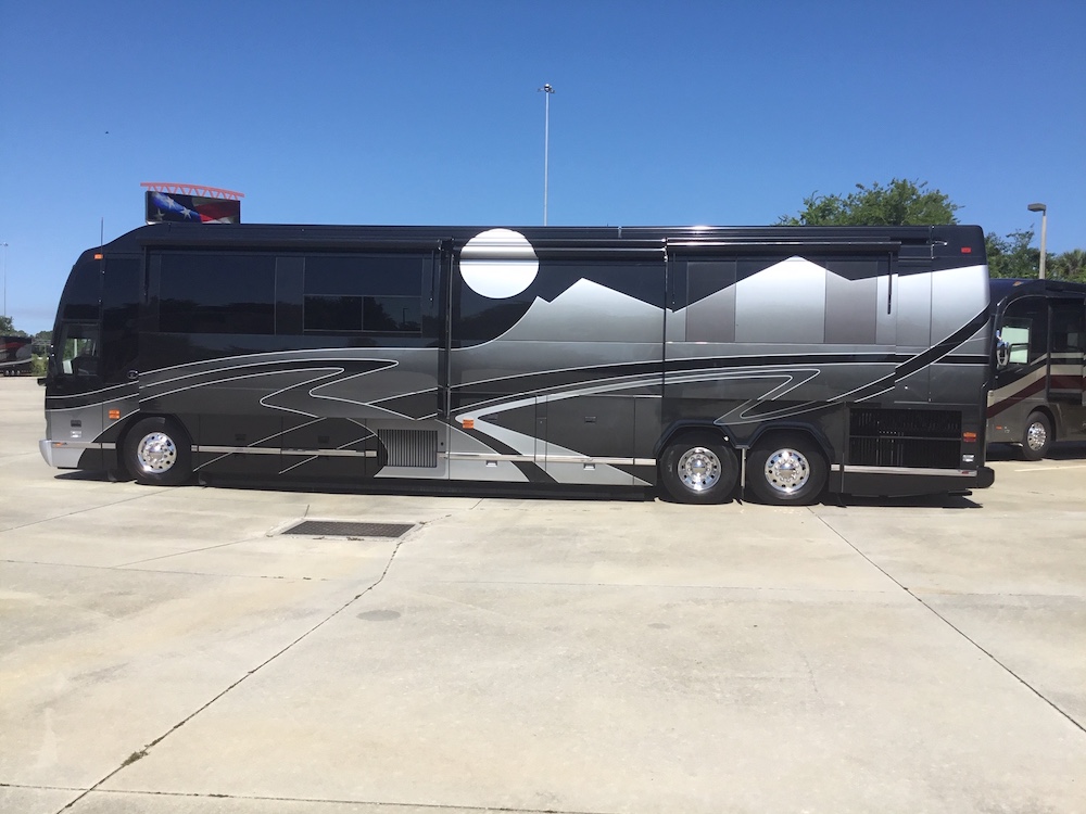 2007 Prevost Featherlite H3-45 For Sale