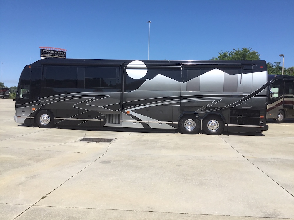 2007 Prevost Featherlite H3-45 For Sale