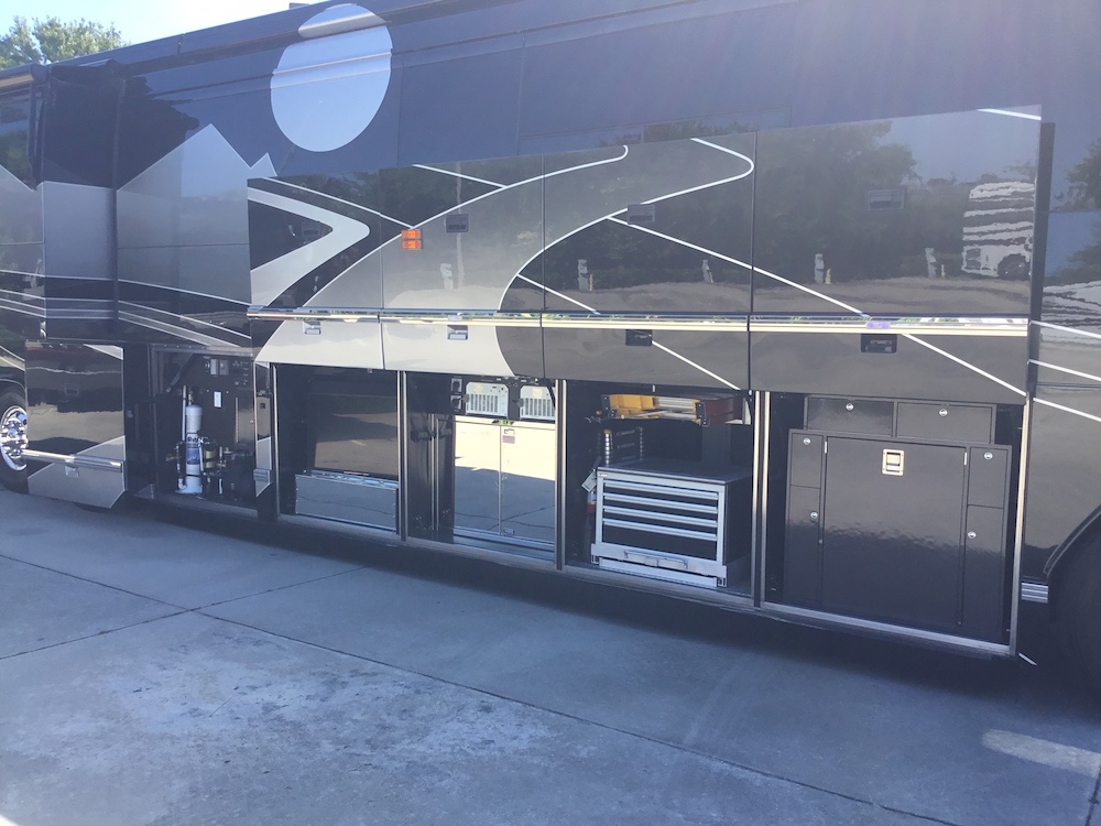 2007 Prevost Featherlite H3-45 For Sale