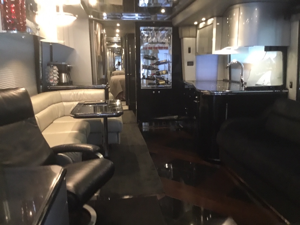 2007 Prevost Featherlite H3-45 For Sale