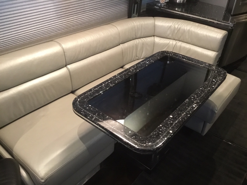 2007 Prevost Featherlite H3-45 For Sale