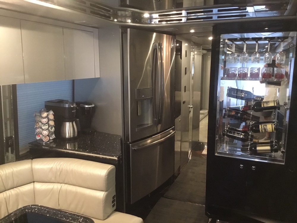 2007 Prevost Featherlite H3-45 For Sale