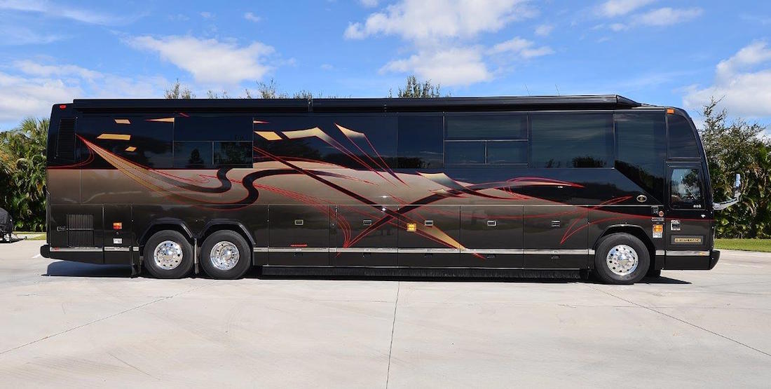 2007 Prevost Featherlite H3-45 For Sale