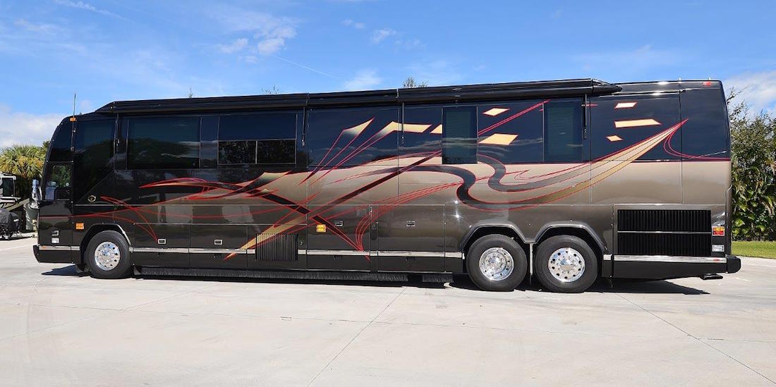 2007 Prevost Featherlite H3-45 For Sale