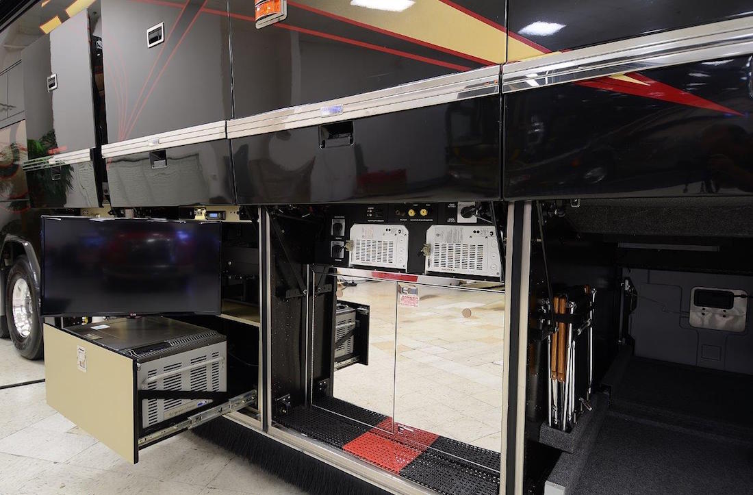 2007 Prevost Featherlite H3-45 For Sale