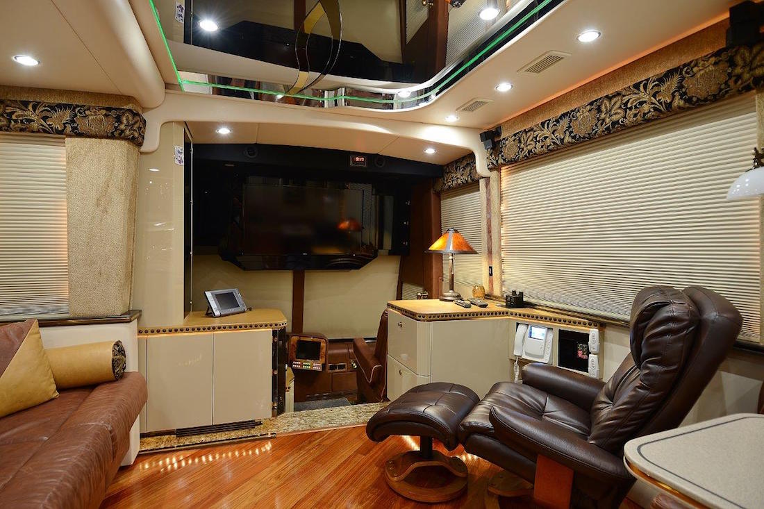 2007 Prevost Featherlite H3-45 For Sale