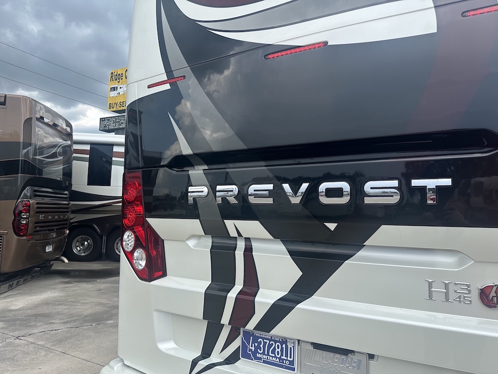 2007 Prevost Featherlite H3-45 For Sale
