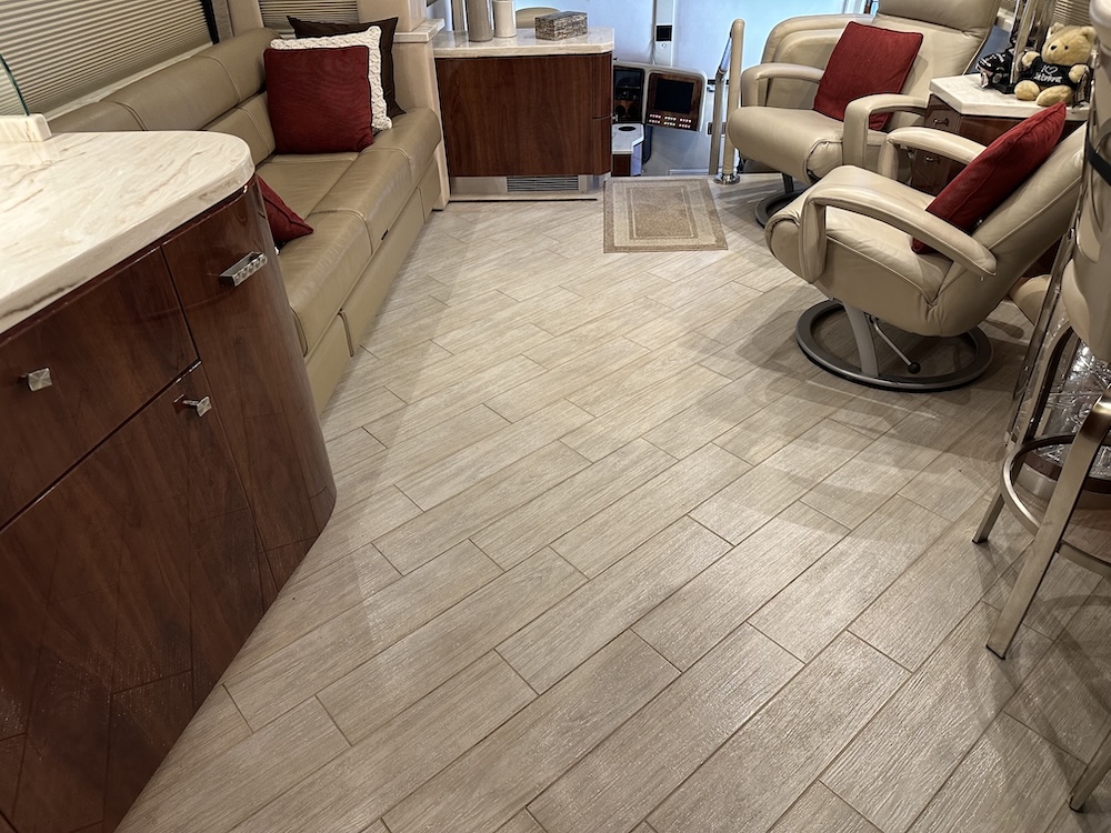 2007 Prevost Featherlite H3-45 For Sale