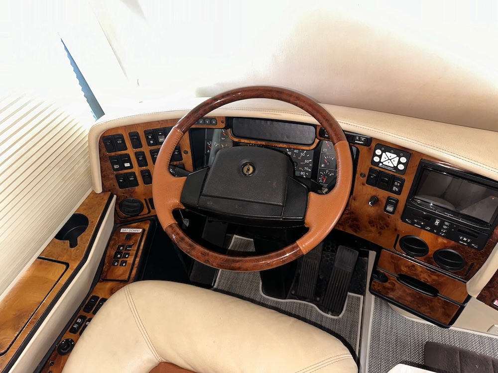 2007 Prevost Featherlite H3-45 For Sale