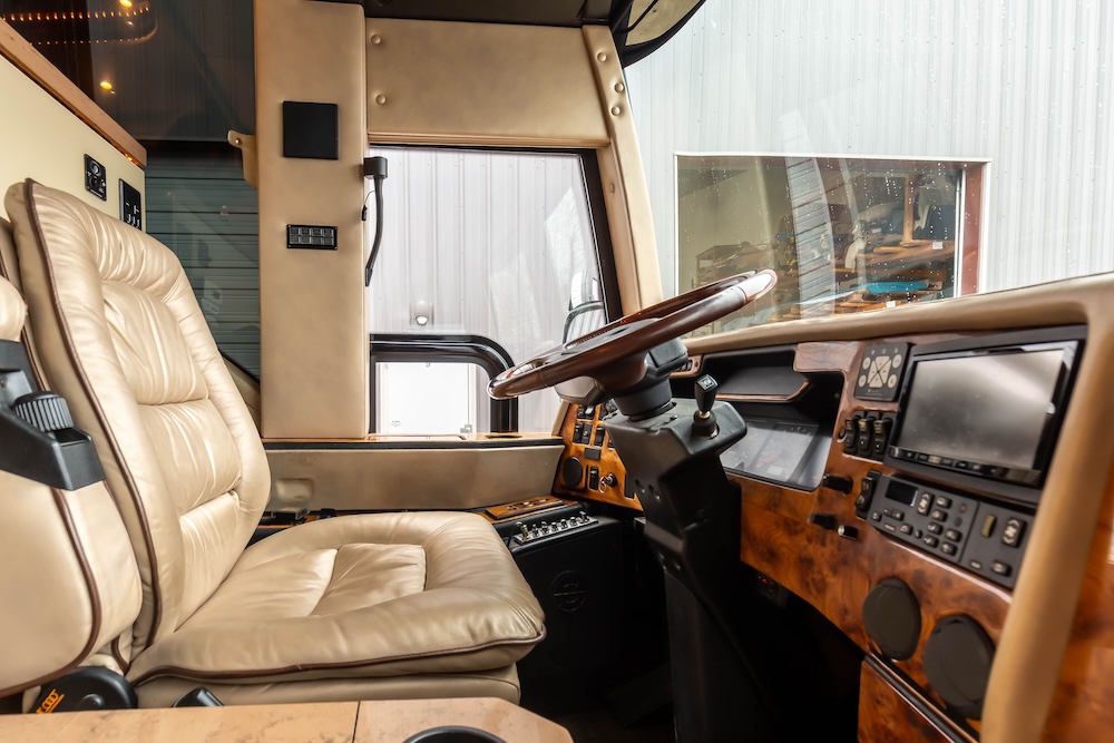 2007 Prevost Featherlite H3-45 For Sale