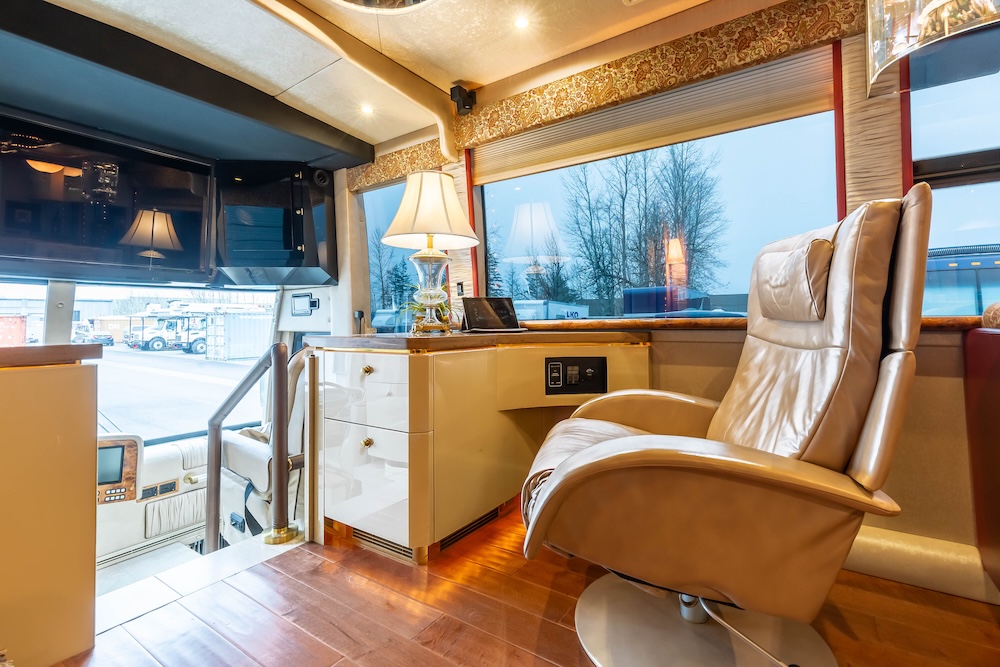 2007 Prevost Featherlite H3-45 For Sale