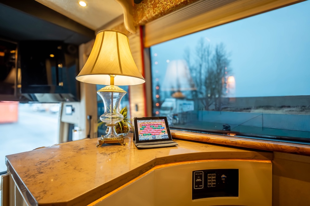 2007 Prevost Featherlite H3-45 For Sale