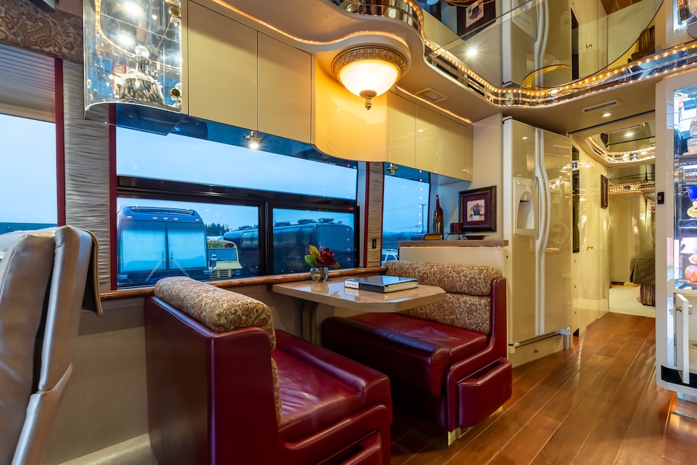 2007 Prevost Featherlite H3-45 For Sale