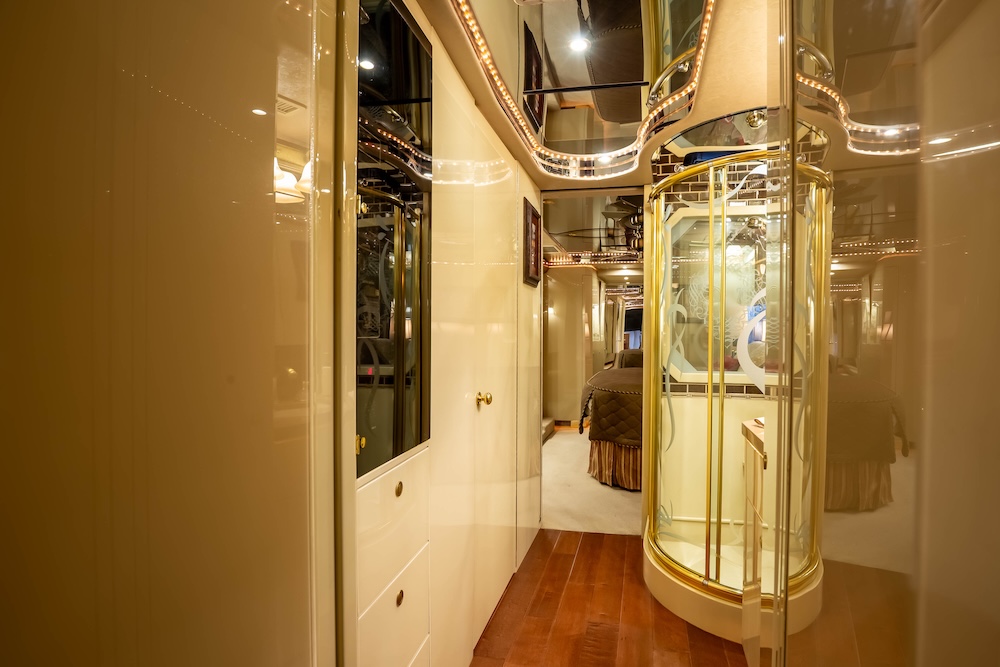 2007 Prevost Featherlite H3-45 For Sale