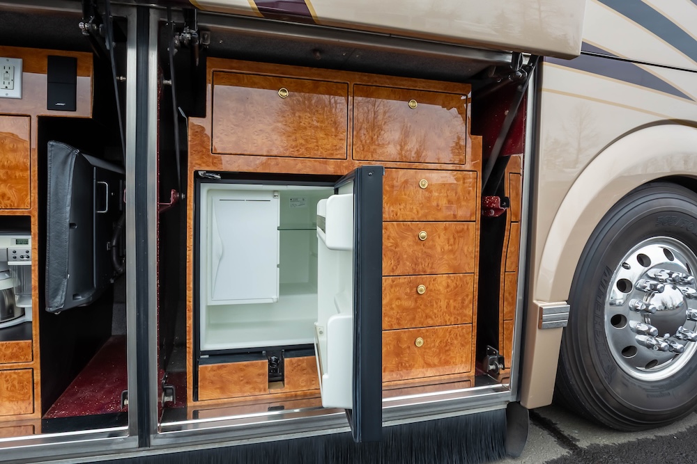 2007 Prevost Featherlite H3-45 For Sale