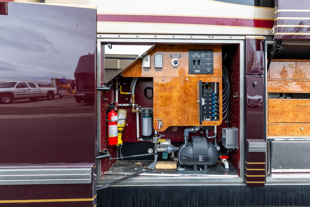 2007 Prevost Featherlite H3-45 For Sale