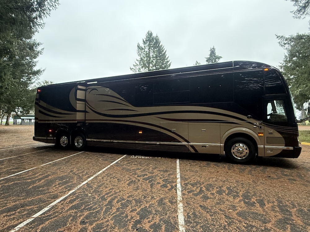 2007 Prevost Featherlite H3-45 For Sale