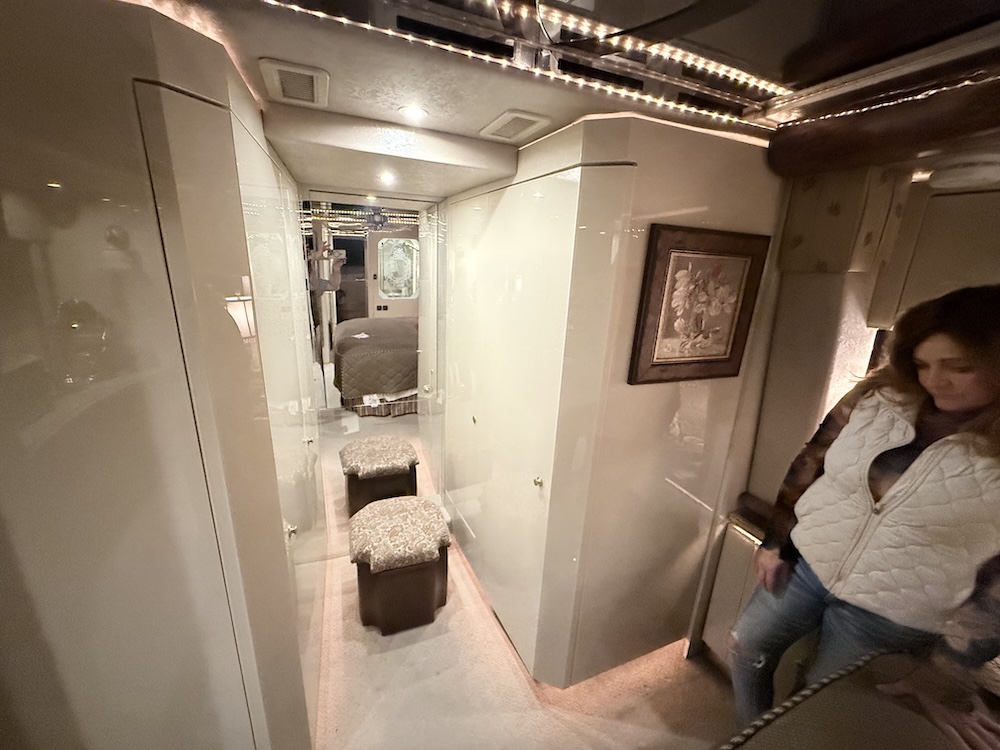 2007 Prevost Featherlite H3-45 For Sale