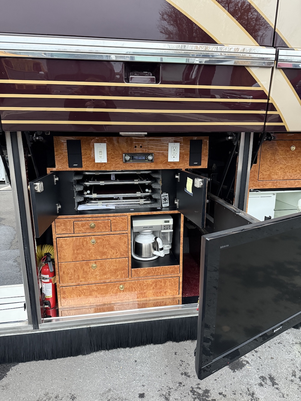 2007 Prevost Featherlite H3-45 For Sale