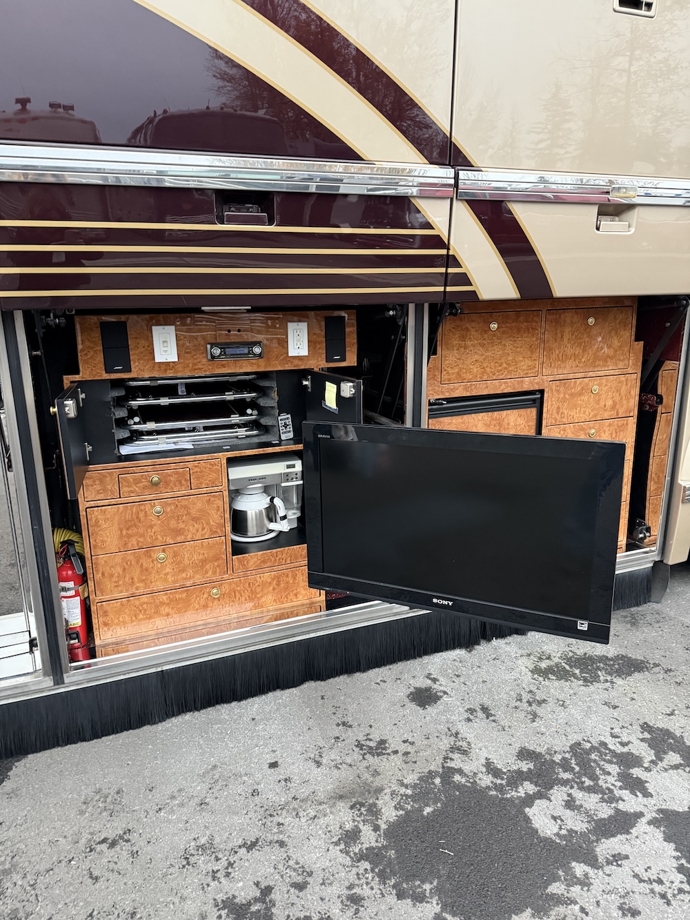 2007 Prevost Featherlite H3-45 For Sale