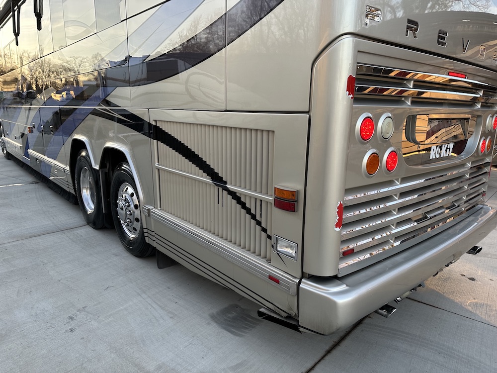 2007 Prevost Featherlite H3-45 For Sale