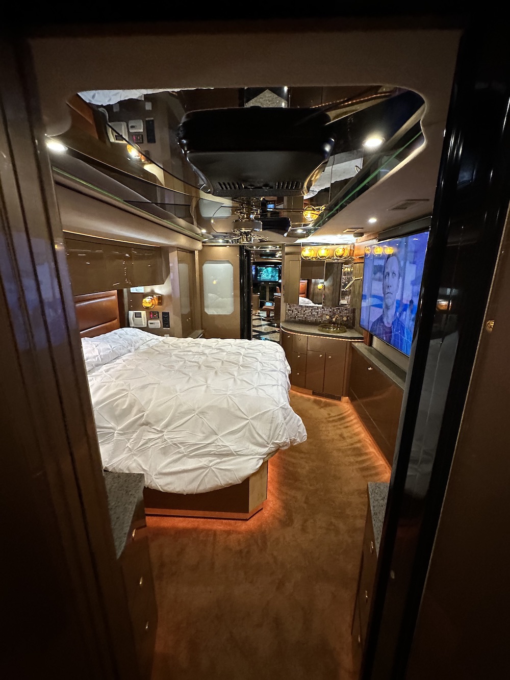 2007 Prevost Featherlite H3-45 For Sale