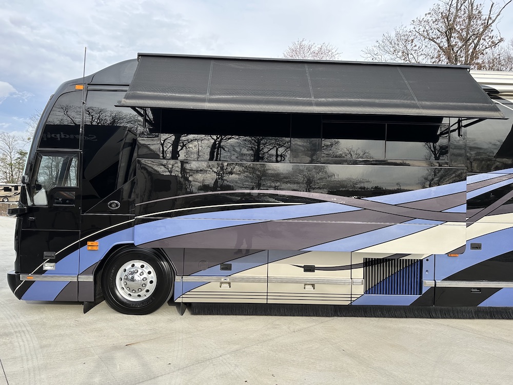 2007 Prevost Featherlite H3-45 For Sale