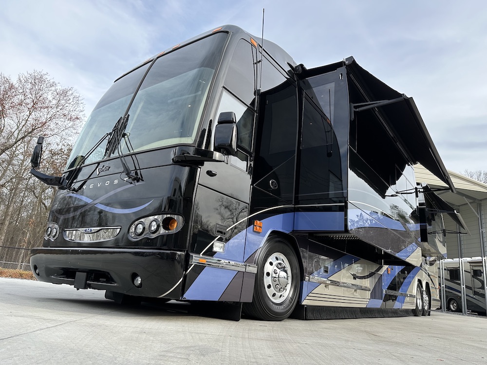 2007 Prevost Featherlite H3-45 For Sale