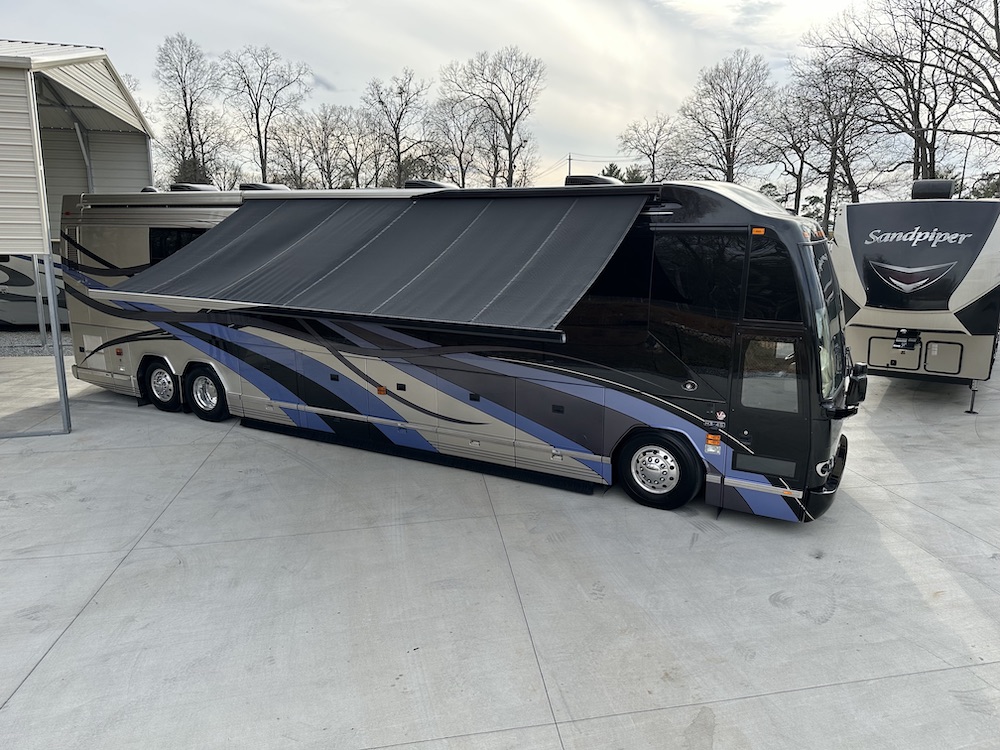 2007 Prevost Featherlite H3-45 For Sale