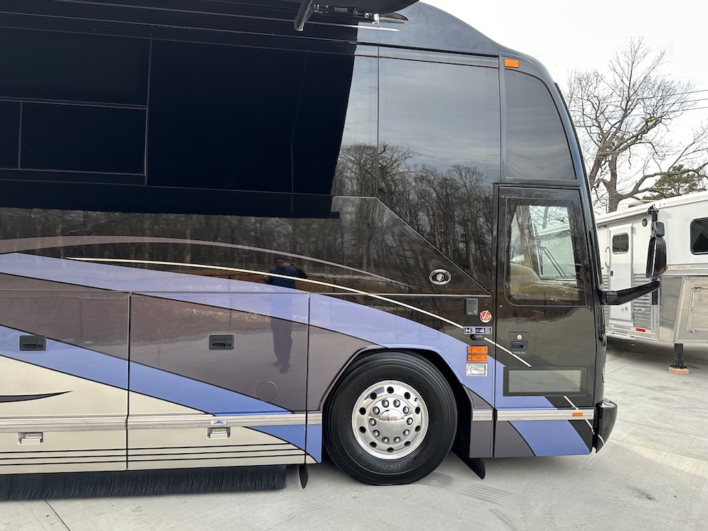 2007 Prevost Featherlite H3-45 For Sale