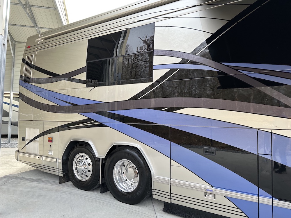 2007 Prevost Featherlite H3-45 For Sale