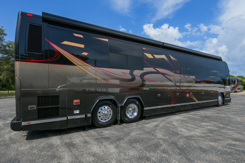 2007 Prevost Featherlite H3-45 For Sale