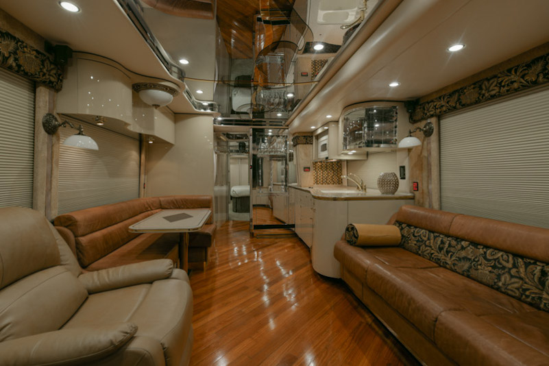 2007 Prevost Featherlite H3-45 For Sale