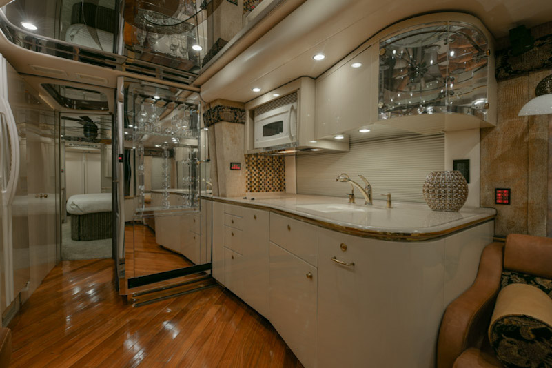 2007 Prevost Featherlite H3-45 For Sale