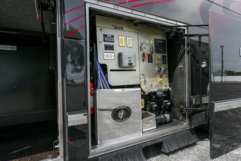 2007 Prevost Featherlite H3-45 For Sale