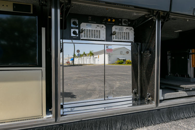 2007 Prevost Featherlite H3-45 For Sale