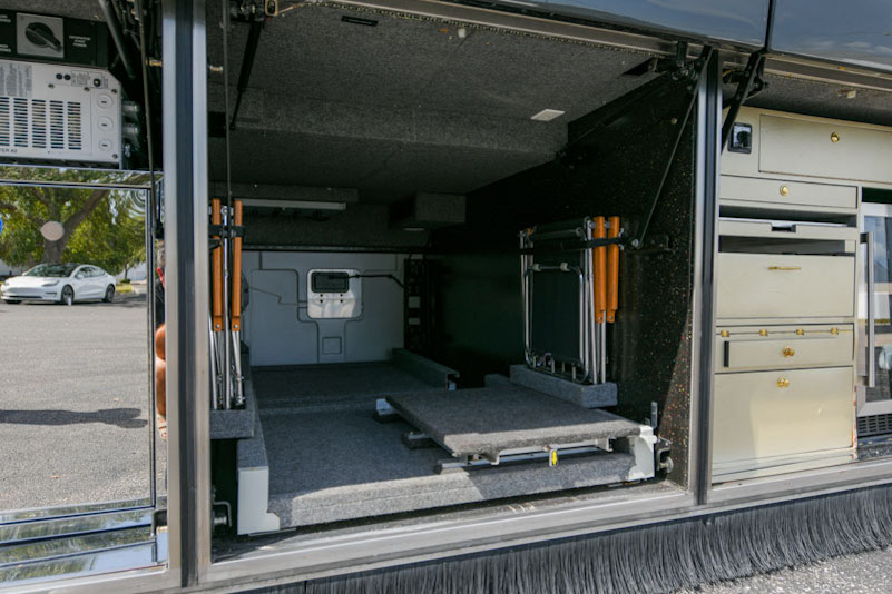 2007 Prevost Featherlite H3-45 For Sale