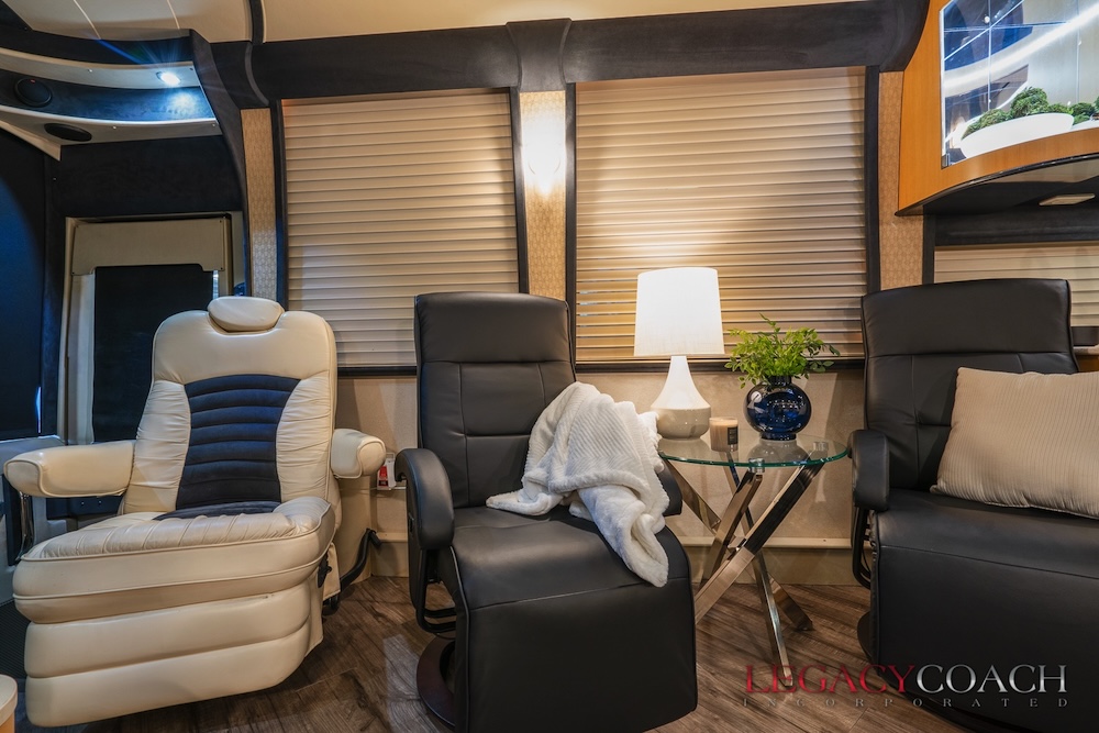 2007 Prevost Legendary XLII For Sale