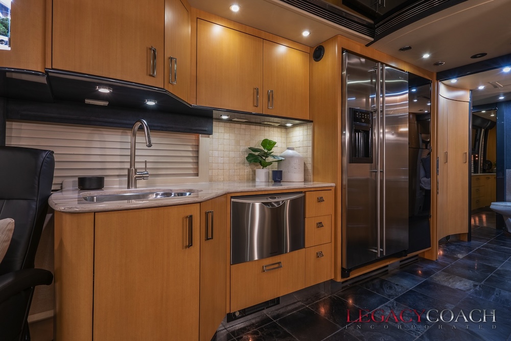 2007 Prevost Legendary XLII For Sale