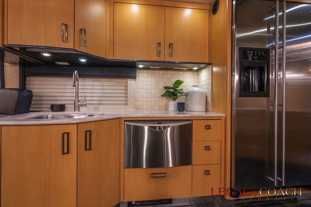 2007 Prevost Legendary XLII For Sale