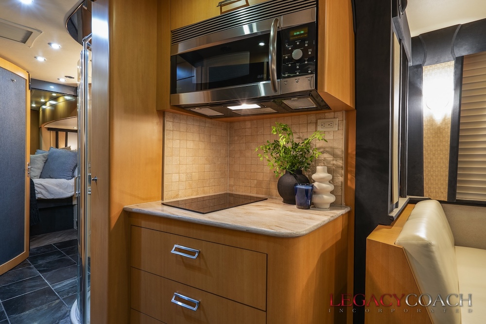 2007 Prevost Legendary XLII For Sale