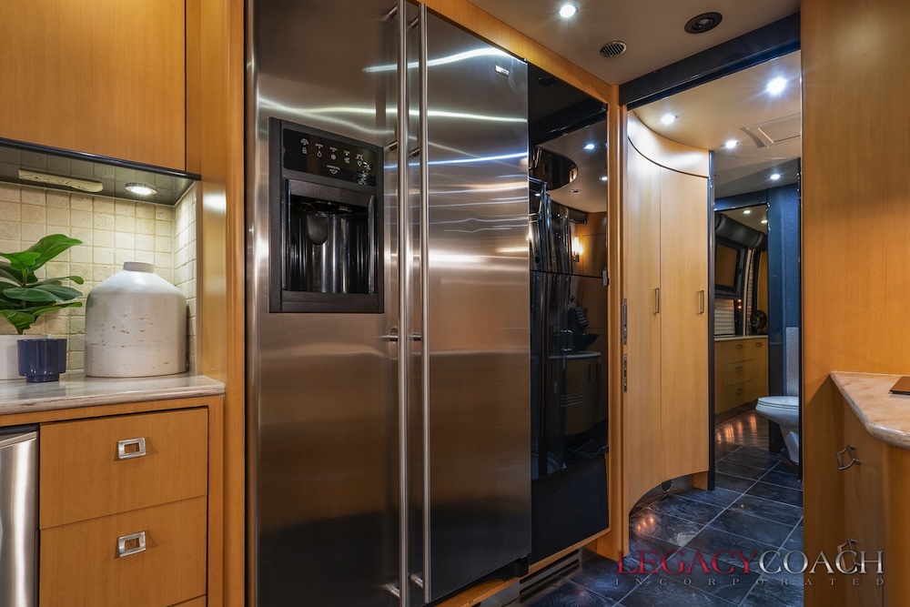 2007 Prevost Legendary XLII For Sale