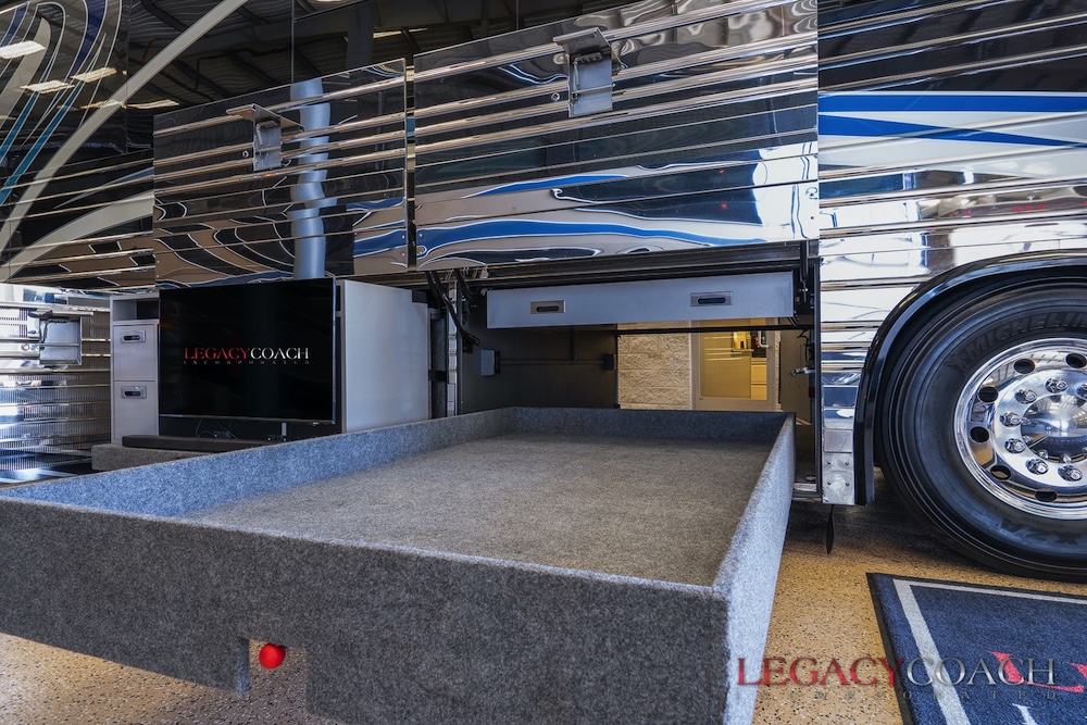 2007 Prevost Legendary XLII For Sale