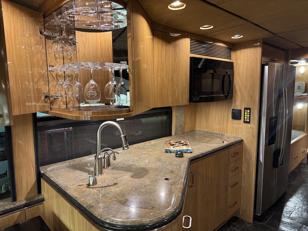 2007 Prevost Marathon H3-45 For Sale