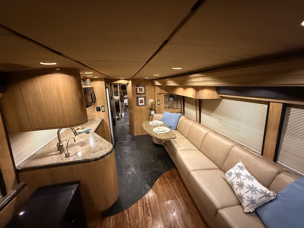 2007 Prevost Marathon H3-45 For Sale