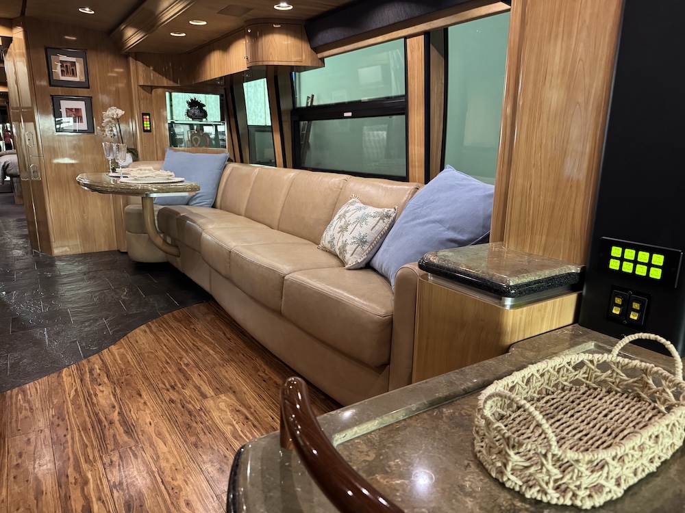 2007 Prevost Marathon H3-45 For Sale