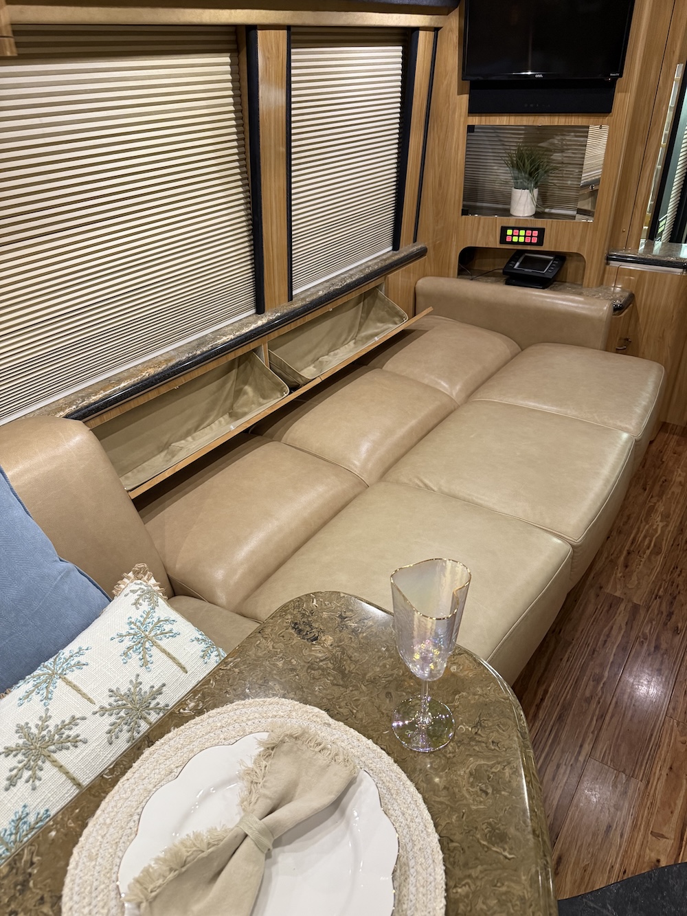 2007 Prevost Marathon H3-45 For Sale