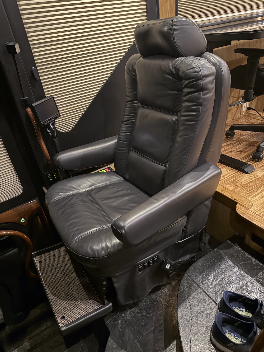 2007 Prevost Marathon H3-45 For Sale