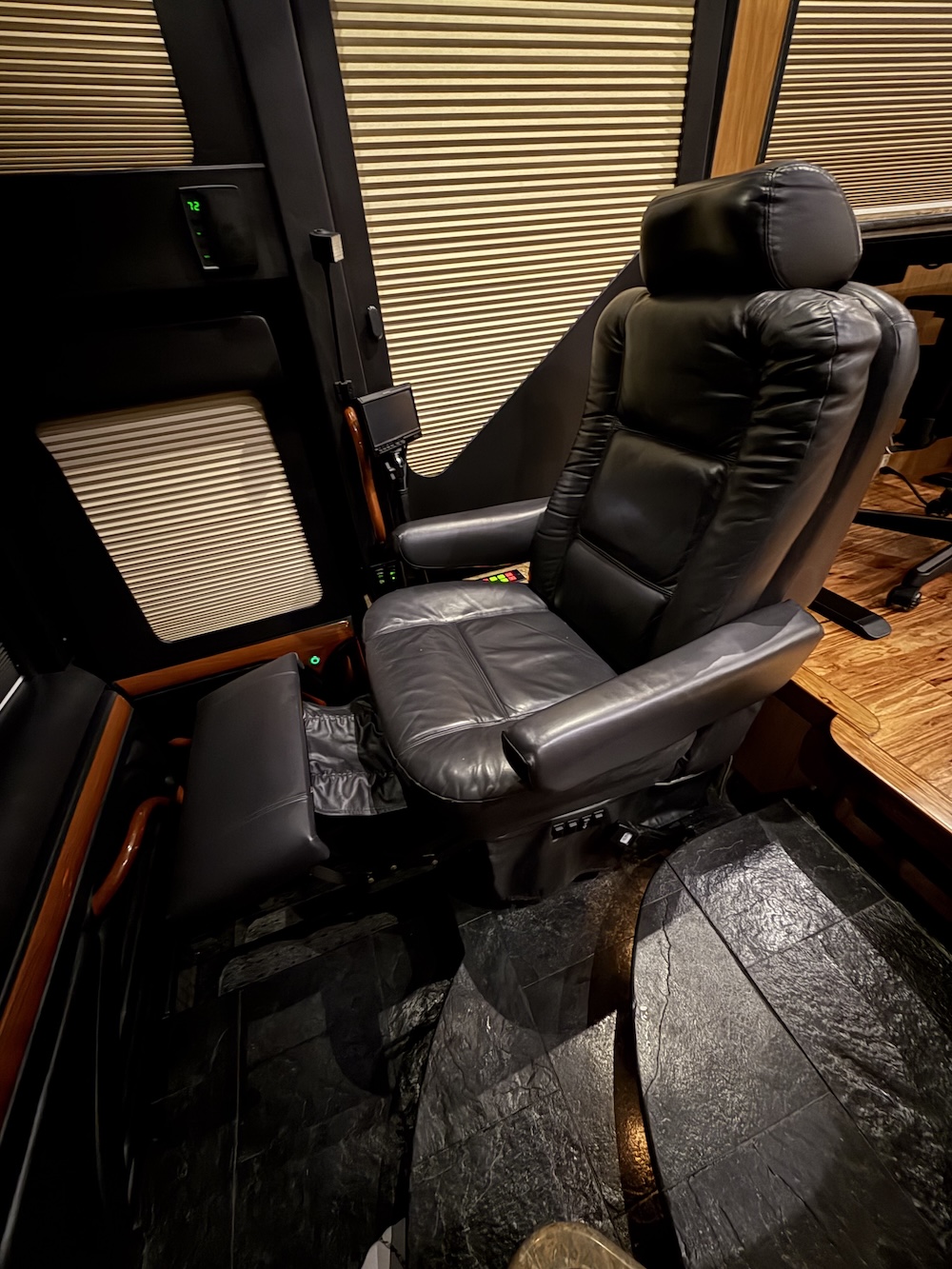 2007 Prevost Marathon H3-45 For Sale